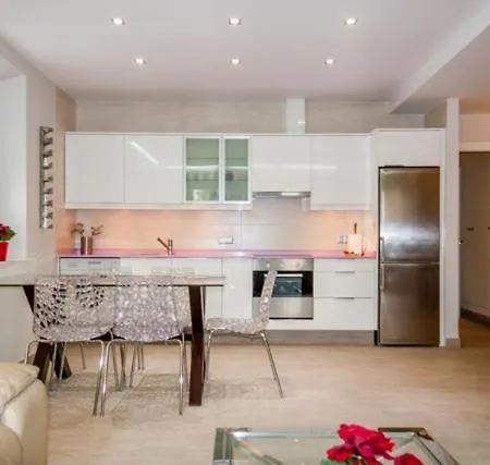 Felix Saenz Roomalaga By Bossh Apartment *